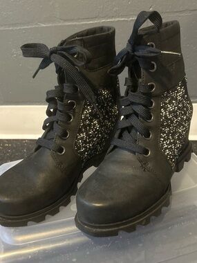Sorel wedge snow boot waterproof